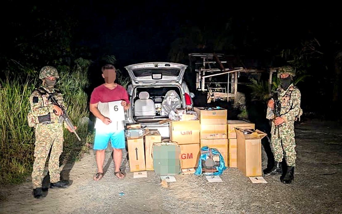 Army's 9RS Troop Foils Smuggling Of Cigarettes, Liquor In Limbang