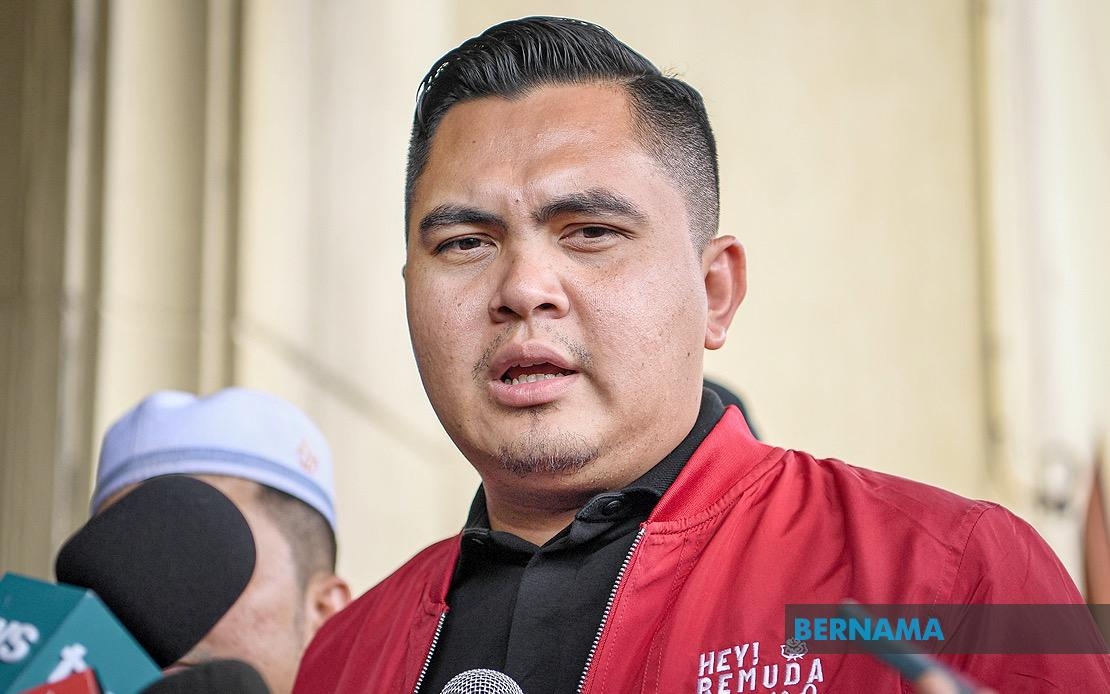 Akmal Saleh Gives Statement To Police At Dang Wangi Station