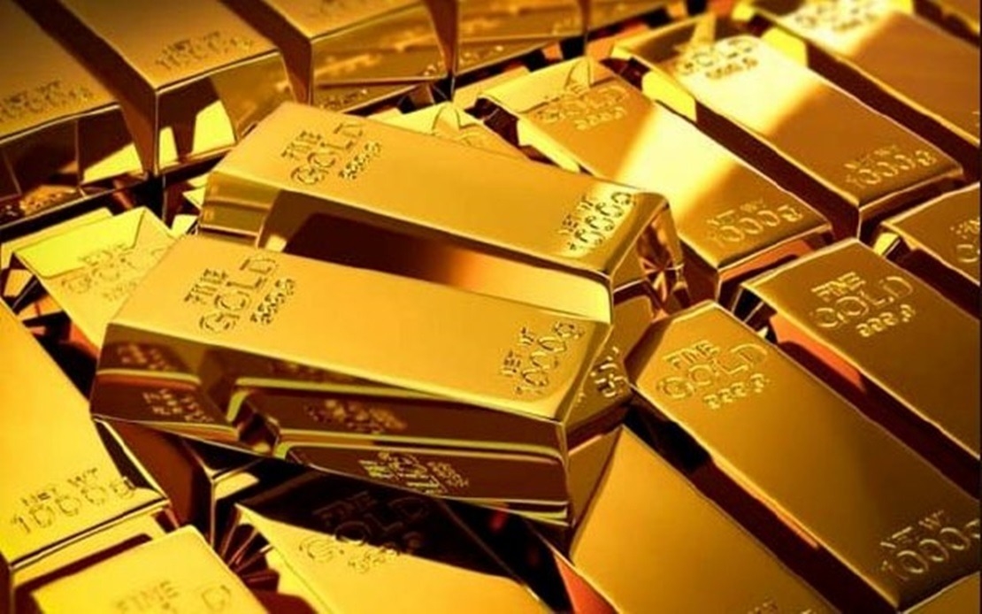 Gold Futures End Lower, Dragged Down By Trump's Tariff Delay