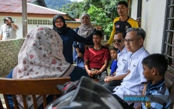 MADANI Community In Kampung Kuah Thrilled By Communications Minister's Visit