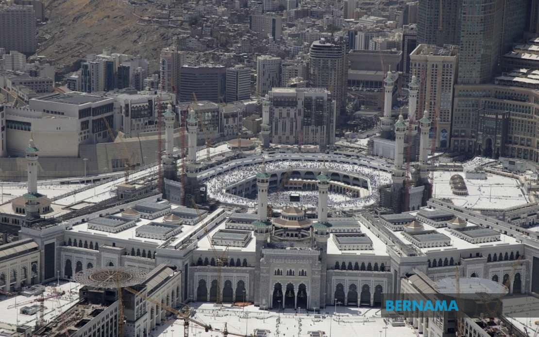 Two Held In Makkah For Hajj Fraud, Sheltering Visit Visa Holders