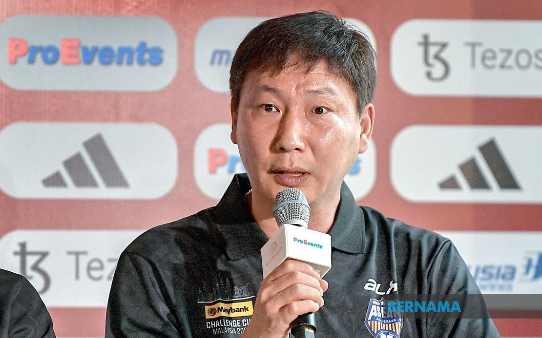 ASEAN All-Stars Coach Praises Players' Great Teamwork In 1-0 Upset Against Man United