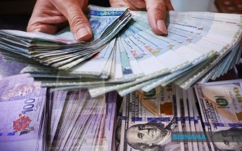 Ringgit Strengthens Broadly On Cautious Trade Sentiment