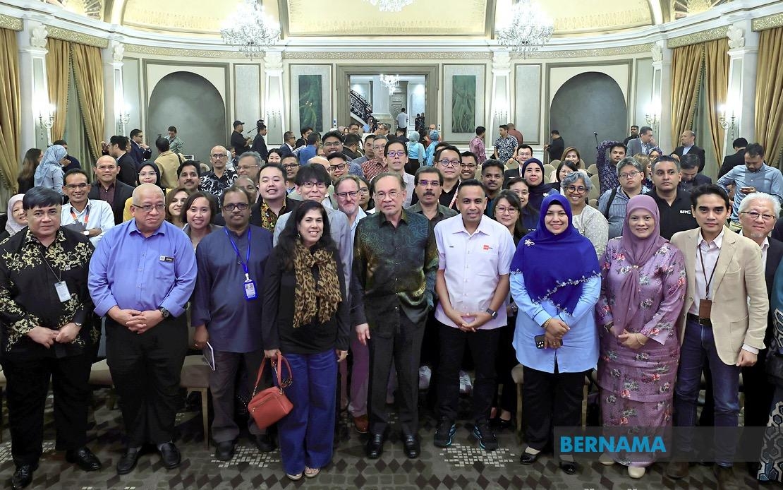Anwar To Raise Gaza Issue At ASEAN Leaders' Retreat