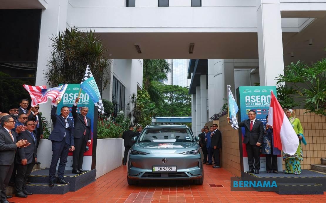 Ahmad Zahid Flags Off ASEAN Unity Drive 2025 In Jakarta