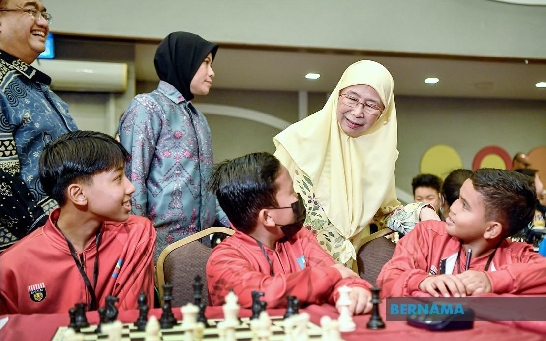 Parents Should Encourage Children To Take Up Chess