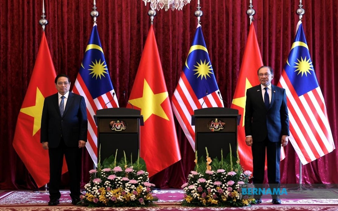 Anwar Hails ASEAN Power Grid Success, Praises Vietnam's Role In Energy Transition