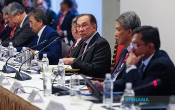 PM Attends Roundtable Meeting With Russian Industry Players