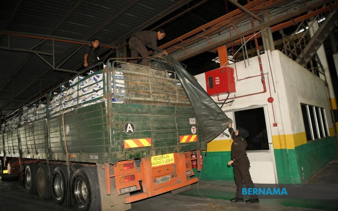80,000 Kg Of Imported Rice Seized In Gerik Smuggling Attempt