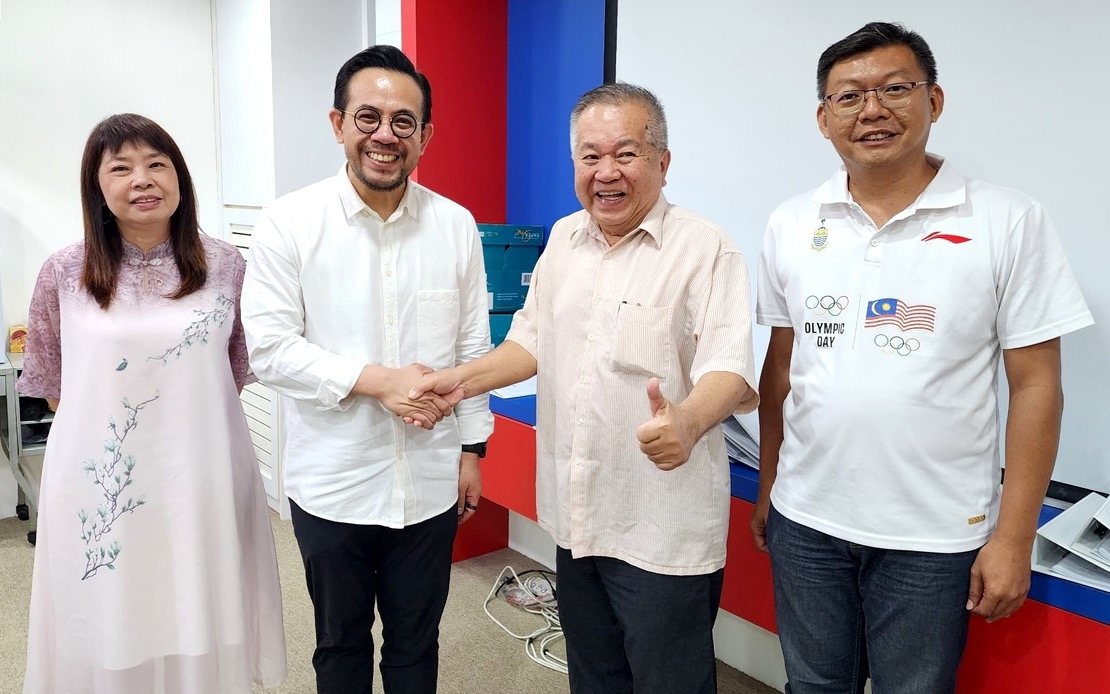 Penang DAP Contributes RM200,000 To Veterans Club