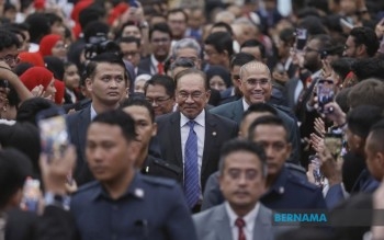 PM Anwar Calls For More Domestic Consumption To Mitigate Impact Of US Tariffs