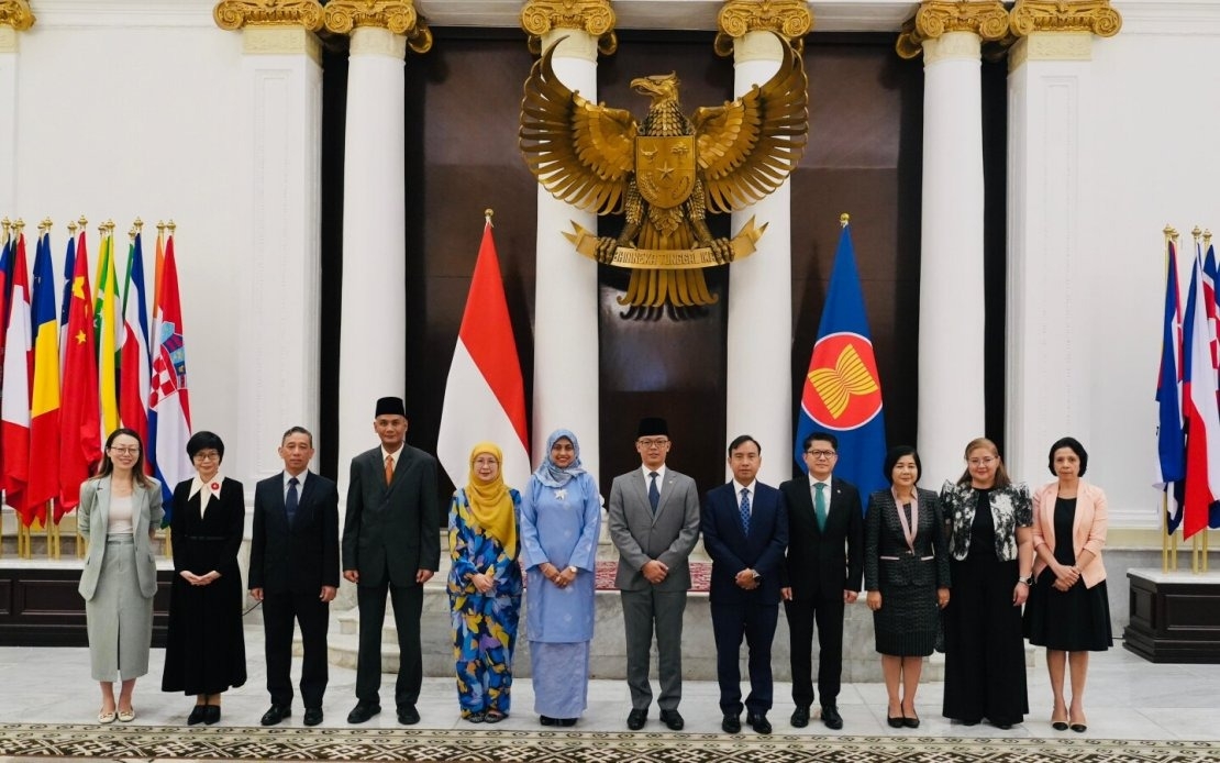 Indonesia's FM Calls For Stronger ASEAN Mechanisms After Vision 2045 Adoption