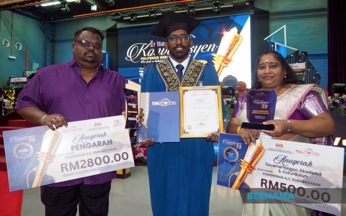 PMM Convocation: Top Graduate Fulfils Dream Of Sharing Stage With Parents