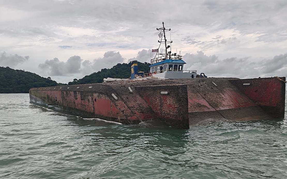 Barge At Silicon Island Project Site Experiences Stability Issue, All 11 Crew Rescued