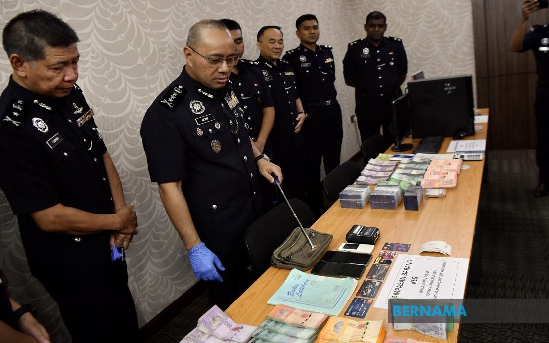 Four Including Woman Held For Unlicensed Lottery Activities