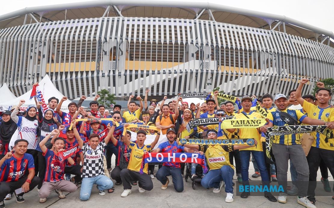 Fans Of JDT, Sri Pahang Flood Bukit Jalil National Stadium Since 4pm