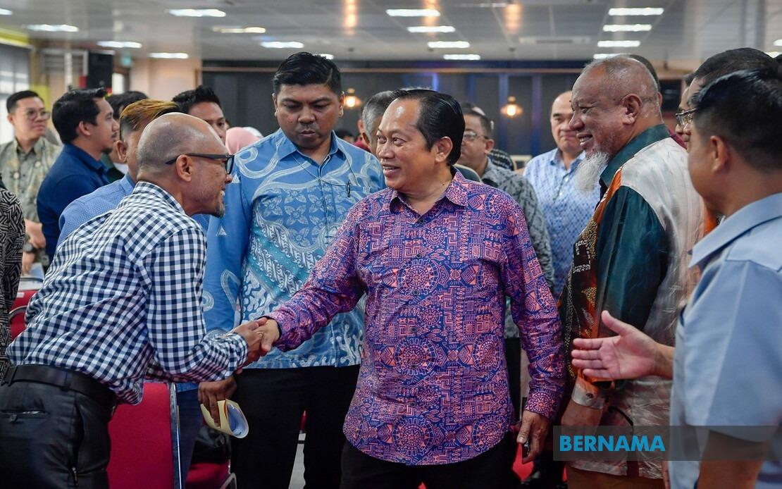 Malay Secretariat Politically Motivated, KEB More Effective