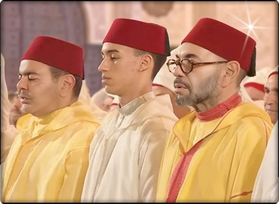الملك محمد السادس يؤدي صلاة عيد الأضحى بمسجد الحسن الثاني بتطوان