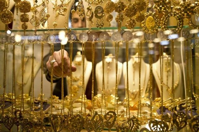 ارتفاع أسعار الذهب في مصر رغم تراجع الدولار.. «جولد بيليون» تكشف السبب