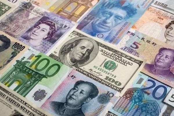 الدولار الأمريكي يحافظ على مكاسبه مقابل عملات رئيسية قبل قرار الفائدة