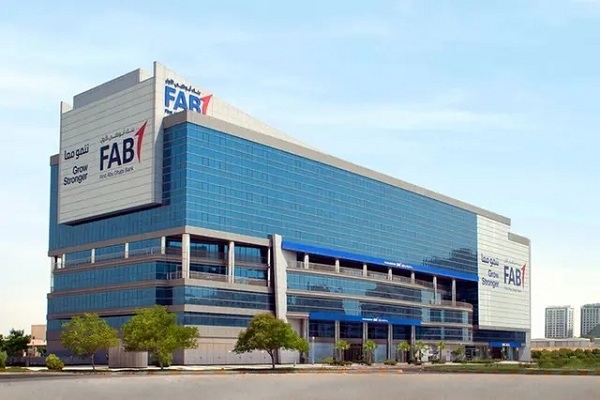بنك أبوظبي الأول يعلن إطلاق تقنية البطاقات الافتراضية بالتعاون مع أوراكل وماستر كارد لتسهيل المدفوعات