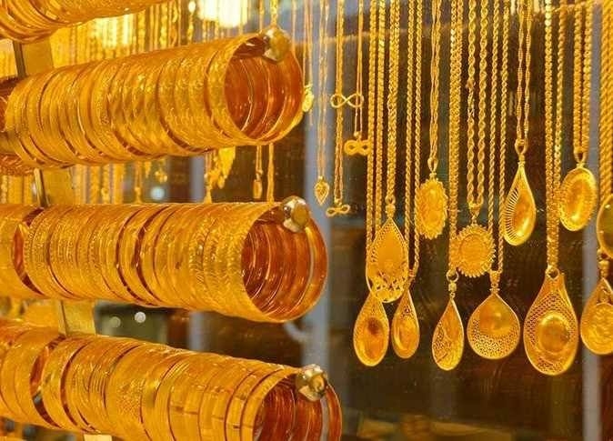 توقعات بمزيد من الهبوط في سعر الذهب بمصر مع تراجع الأسعار عالمياً