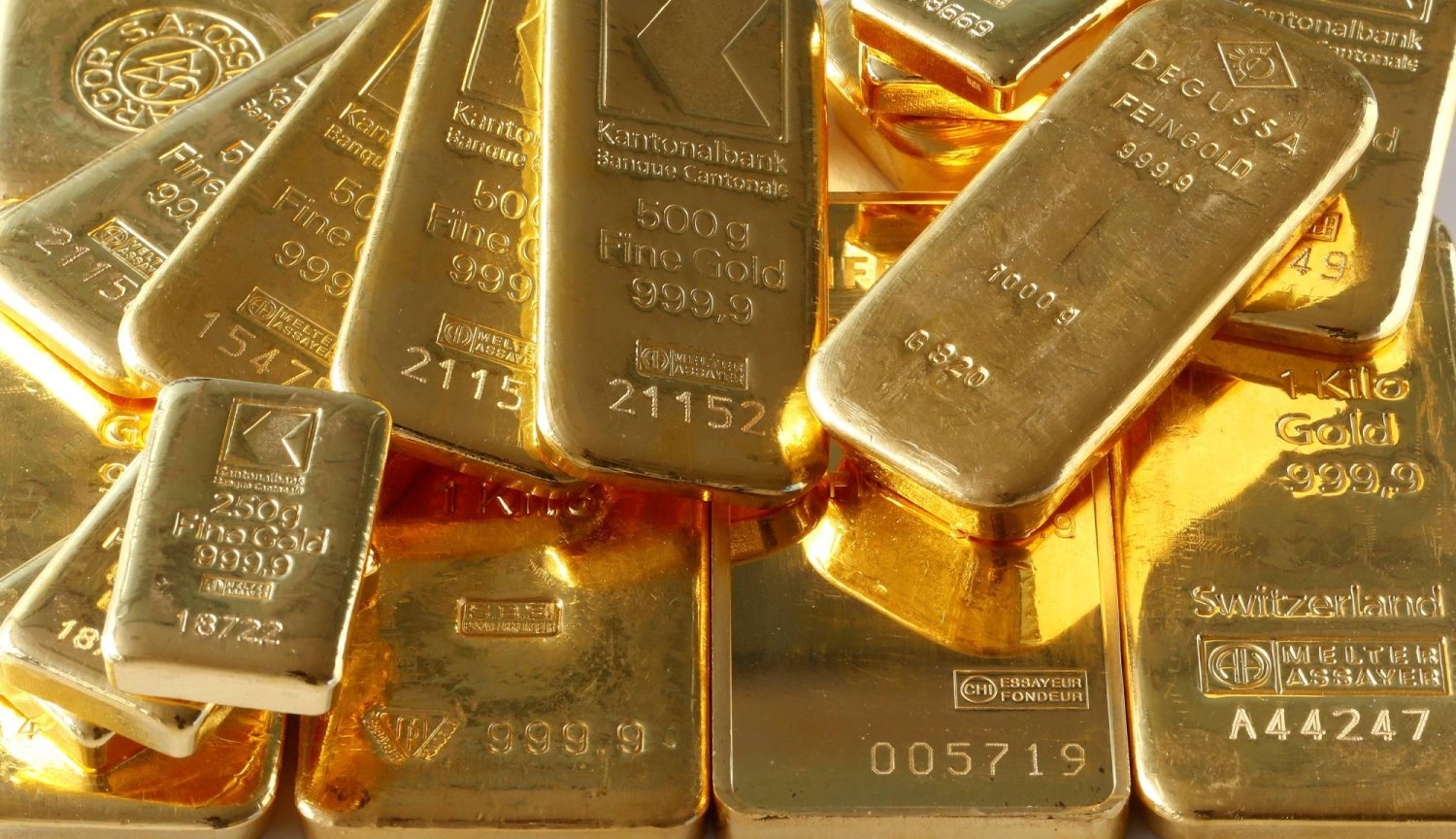 الذهب يتراجع لأدنى مستوى في أكثر من أسبوع