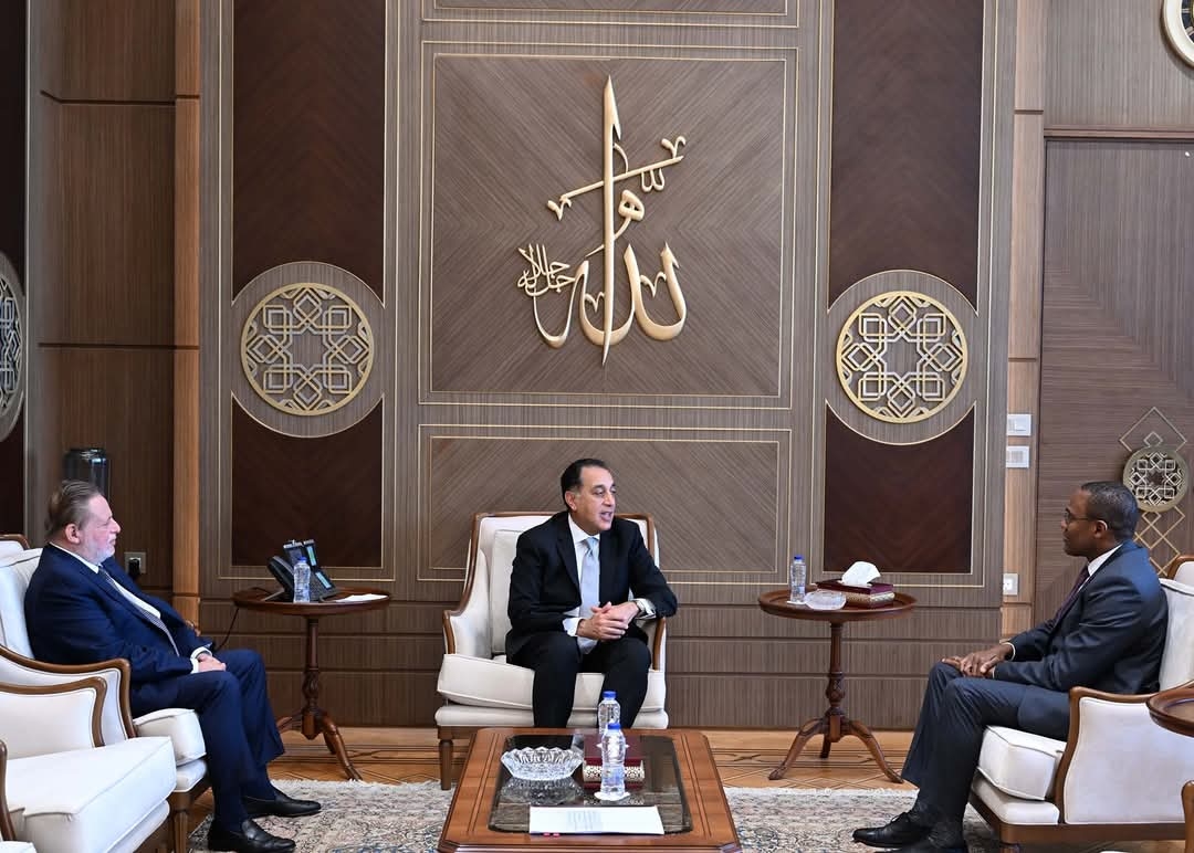 رئيس الوزراء يستقبل نائب المدير العام لصندوق النقد الدولي والوفد المرافق له بحضور محافظ المركزي