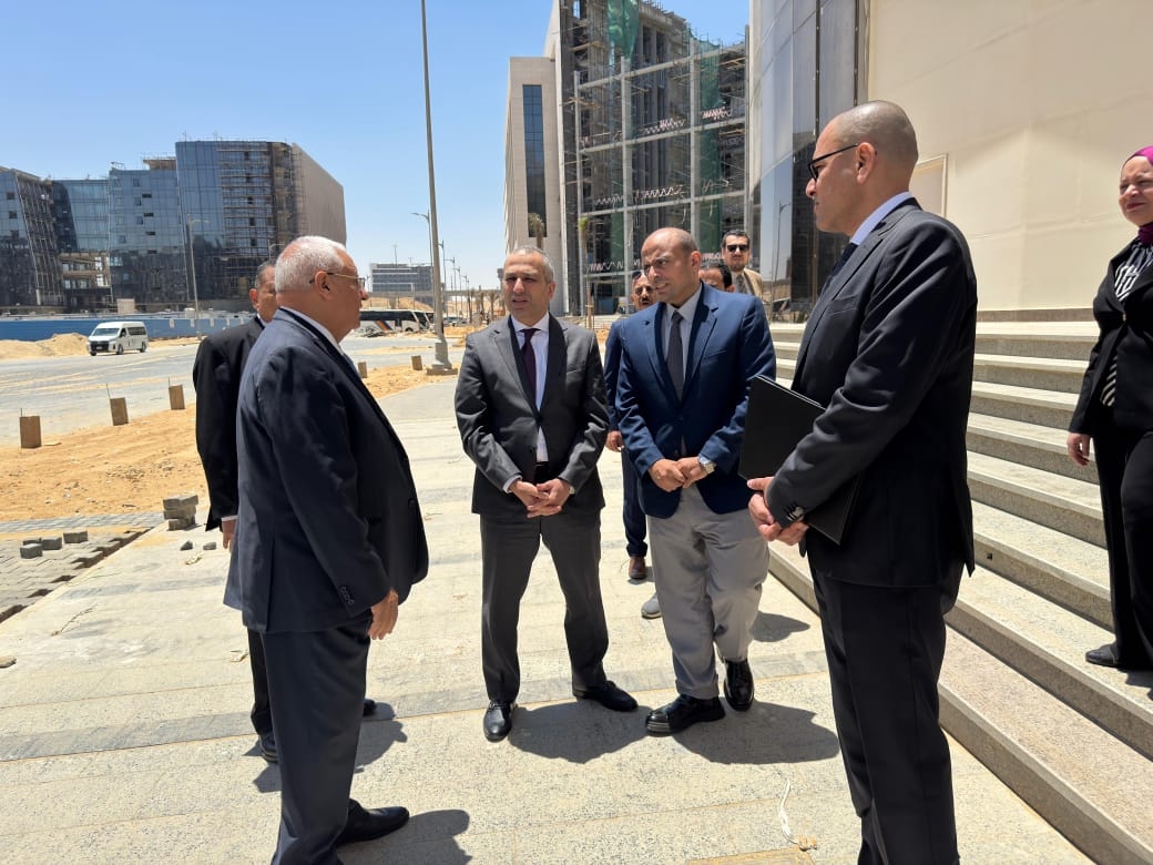رئيس البنك الزراعي المصري يتفقد الأعمال النهائية بمقر البنك بالعاصمة الإدارية تمهيداً لافتتاحه قريباً