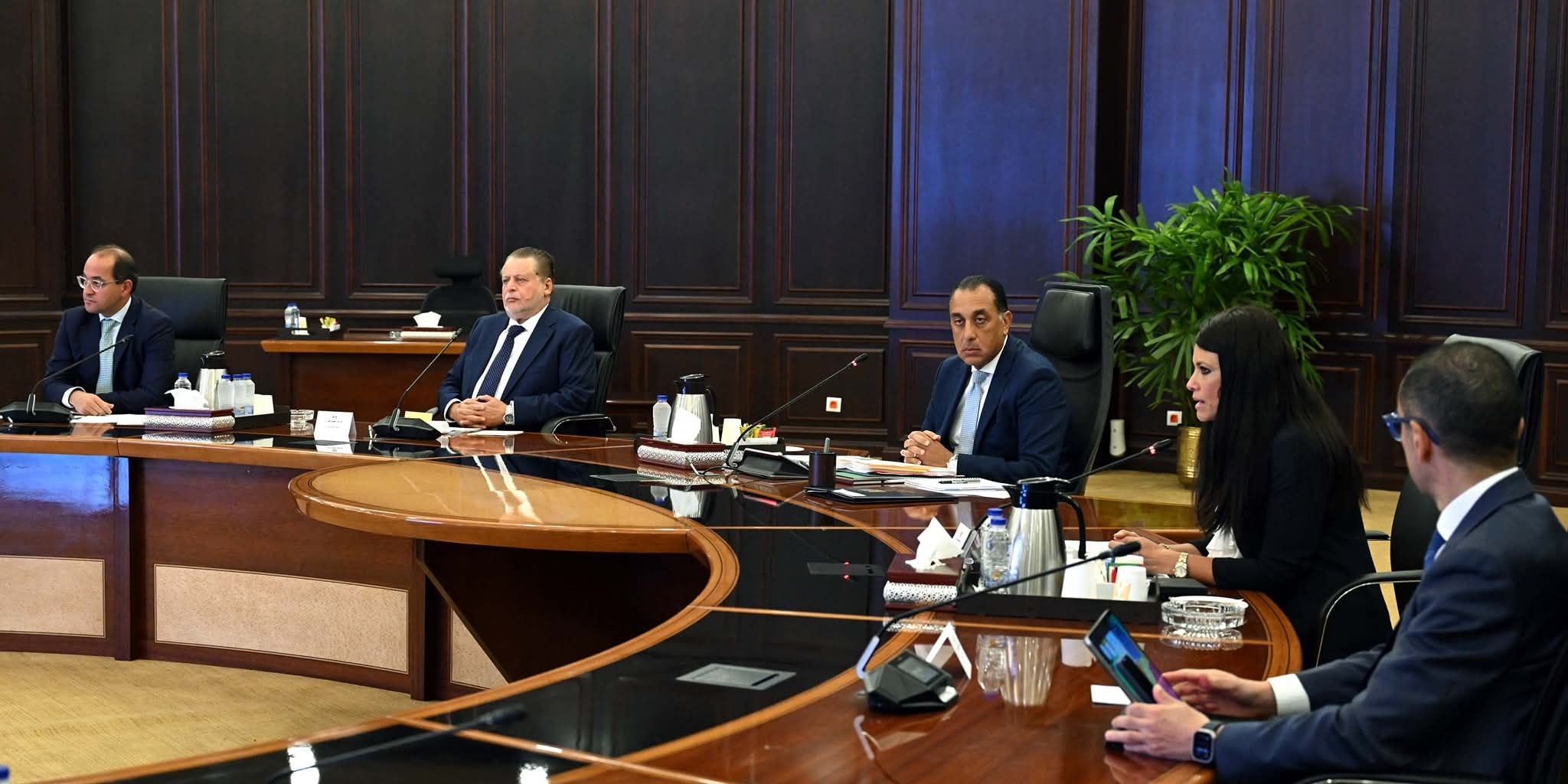 بحضور محافظ المركزي..رئيس الوزراء يترأس اجتماع المجلس التنسيقي للسياسات المالية والنقدية