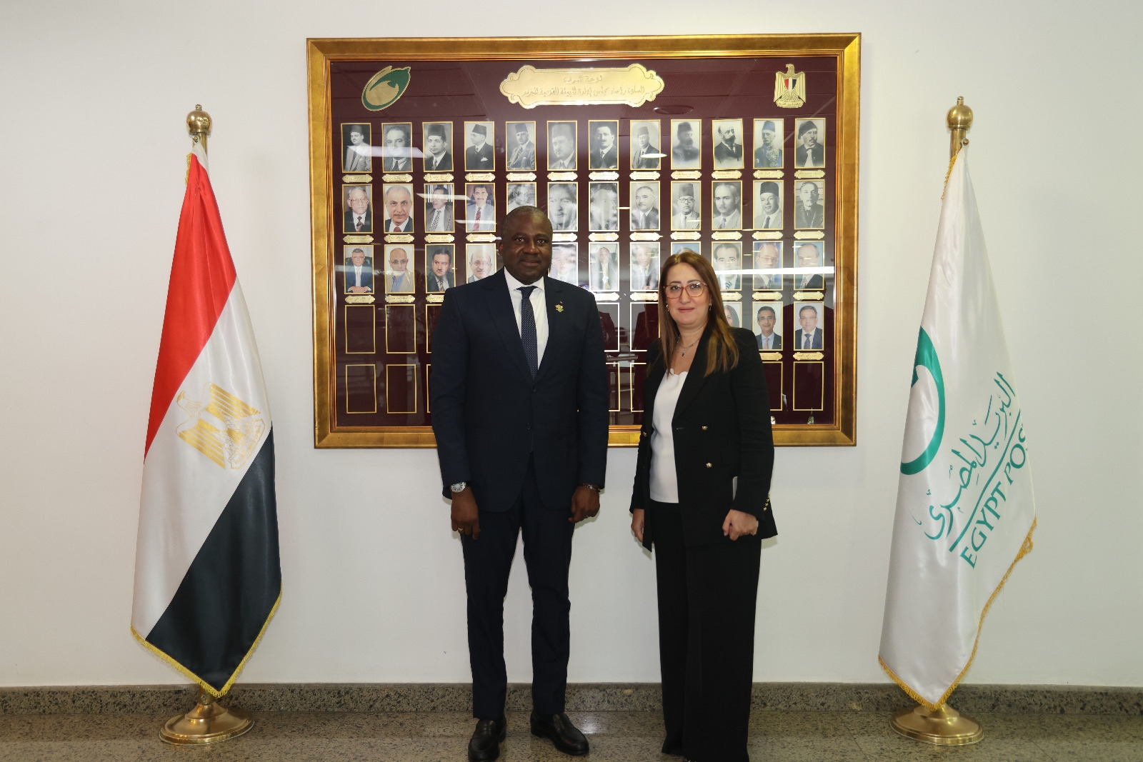 رئيس البريد المصري تبحث مع المدير التنفيذي لبريد كوت ديفوار أوجه التعاون المشترك