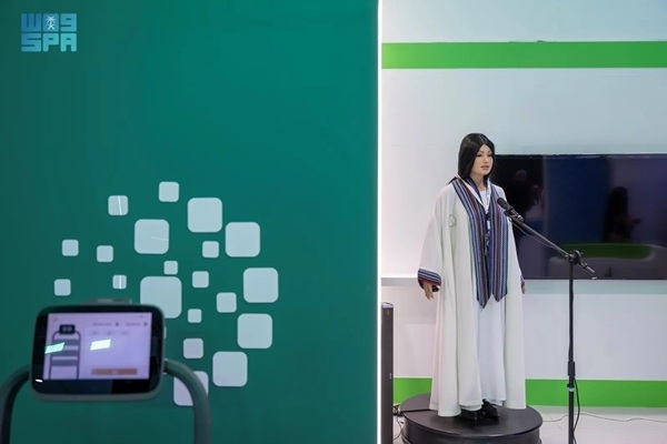 Robots ‘Sara' and ‘Mohammed' showcase AI's role in media at FOMEX