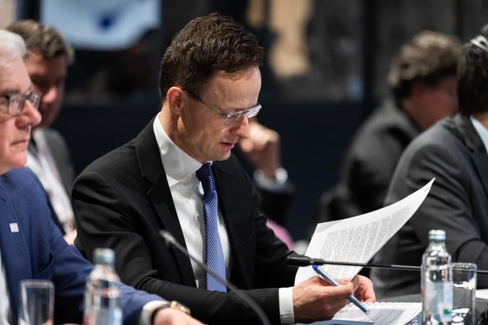 Foreign Minister holds phone consultations with Israeli counterpart