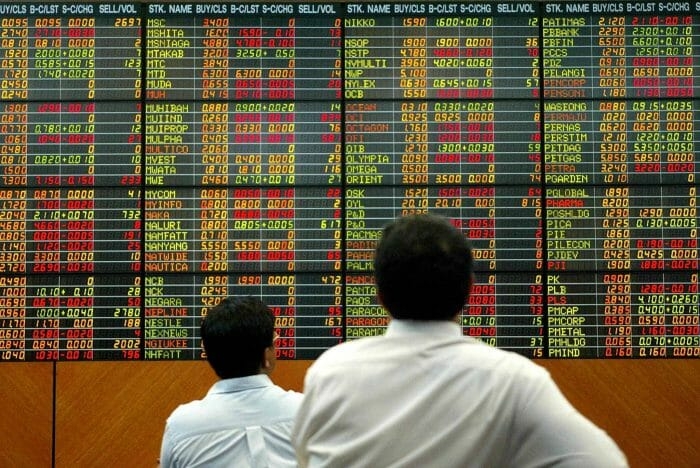 Asian Markets Struggle Amid US Economic Concerns And Dollar Weakness