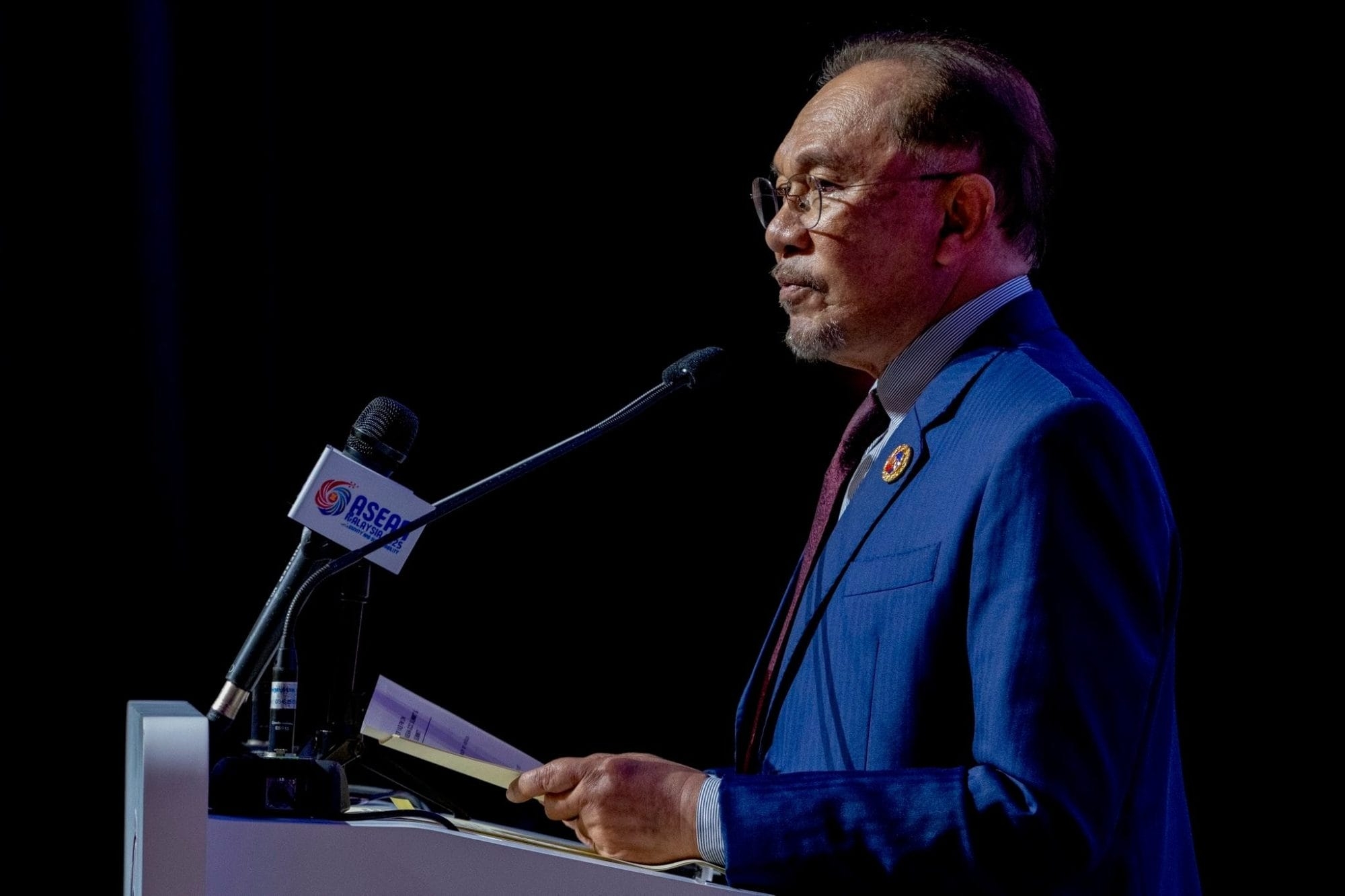 Anwar: Malaysia Targets 3.8% Fiscal Deficit In 2025