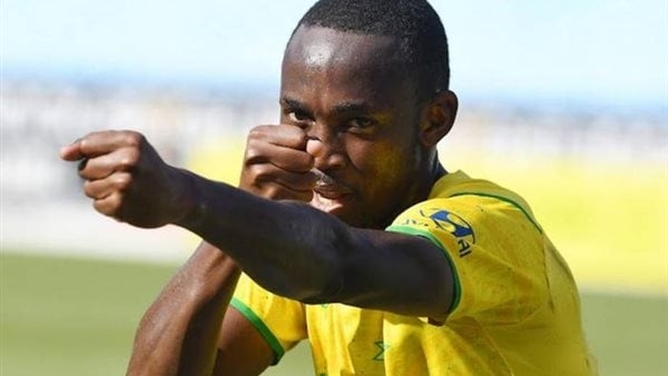 الهلال ونادِ آخر تواصلا معه.. شالوليلي يستعد لمغادرة صن داونز