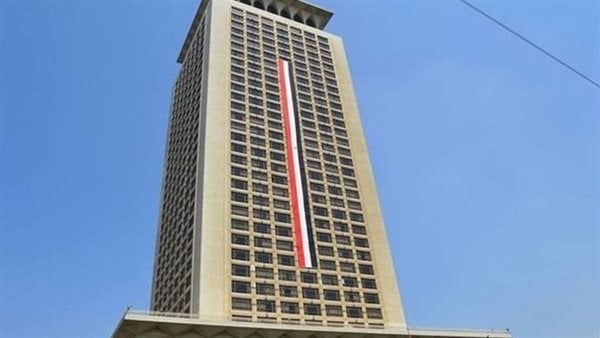 الخارجية تكشف آخر مستجدات بحارة السفينة Petro 1 العالقة قبالة السواحل الإماراتية