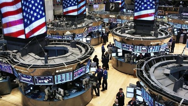 مؤشرات وول ستريت تقلص مكاسبها بعد قرار إلغاء تعريفات ترامب الجمركية