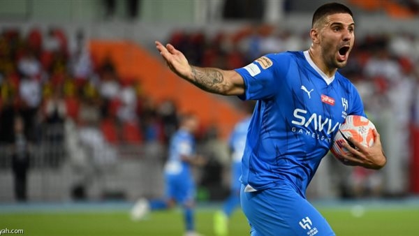 تقارير: نقل ميتروفيتش لاعب الهلال إلى المستشفى بعد تسارع نبضات قلبه
