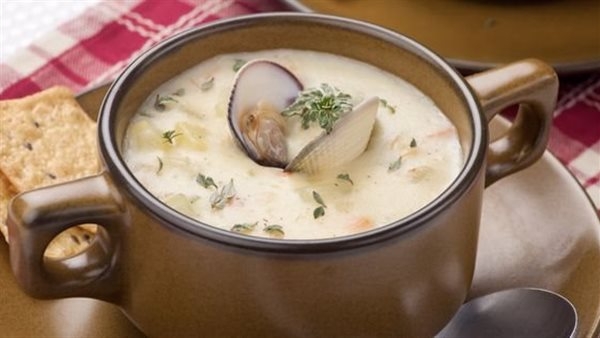 طريقة عمل شوربة السي فود بالكريمة.. 8 وصفات غنية بالنكهة