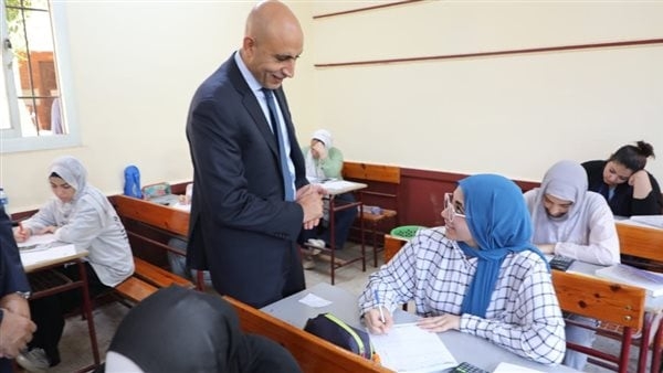 التعليم: منح تعليمات لرؤساء لجان امتحانات الثانوية العامة بفتح المدارس لدخول الطلاب مبكرًا