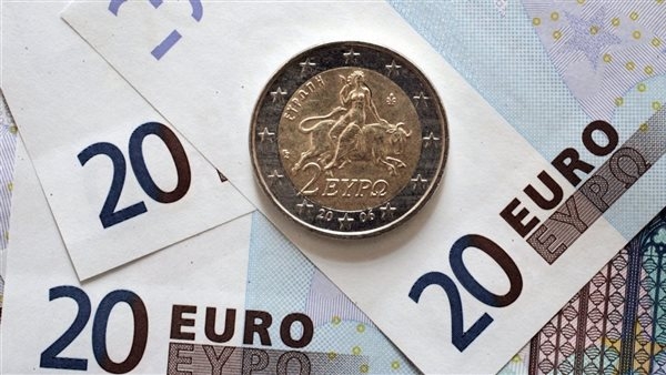 تراجع سعر اليورو مقابل الجنيه في البنوك المصرية