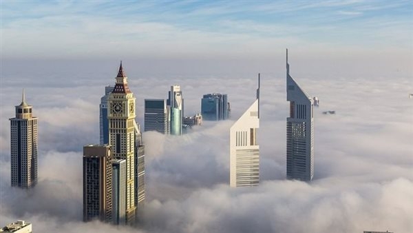 رطوبة عالية تسود طقس الإمارات مع نشاط للرياح المثيرة للغبار