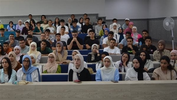 جامعة حلوان الأهلية تفتح تحقيقا في واقعة مشروعات طلاب كلية الفنون التطبيقية