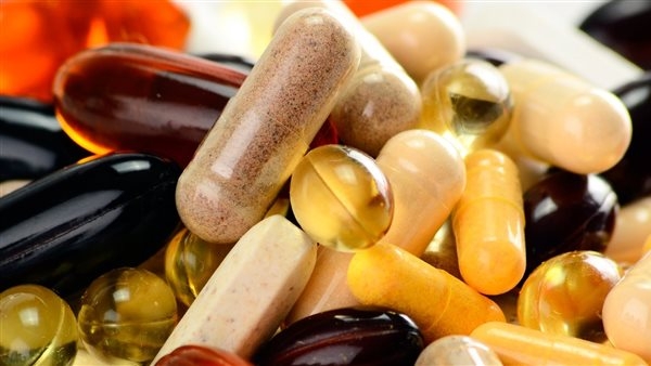 دراسة: مكملات غذائية شهيرة قد ترتبط بزيادة خطر الإصابة بمرض الزهايمر