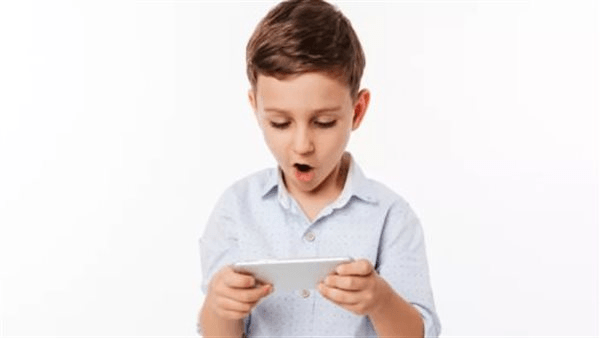 دراسة تكشف عن وجود علاقة بين استخدام اليد اليسرى ومشاكل اللغة