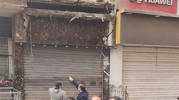الحديد غير مناسب.. ننشر التحقيقات في واقعة مصرع شخص وصغير إثر انهيار تندة خرسانية بالإسماعيلية