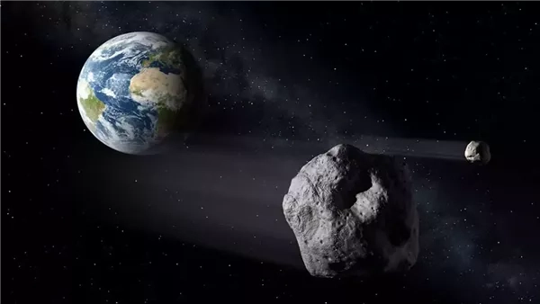 كويكب بحجم منزل يمر بين الأرض والقمر اليوم