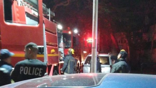 اندلاع حريق في عقار إثر انفجار أسطوانة غاز بمنطقة سوق السلاح بالقاهرة