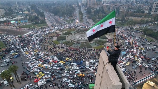 احتفالات في سوريا بإعلان ترامب رفع العقوبات عن بلادهم